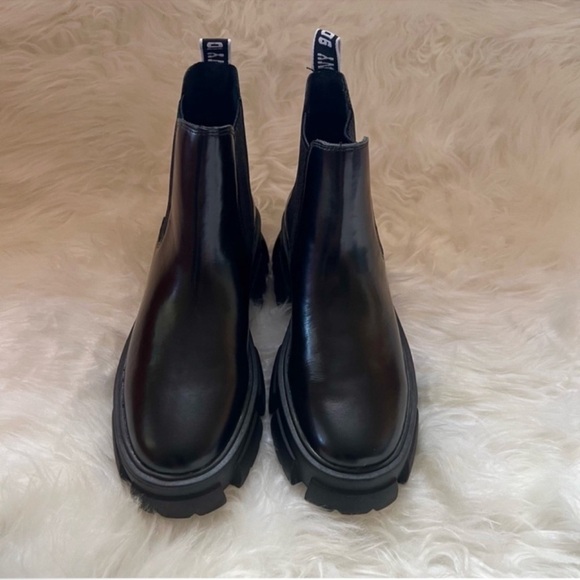 New! Steve Madden “Tusk” Black Chunky Lug Sole Chelsea Boots - Picture 8 of 14